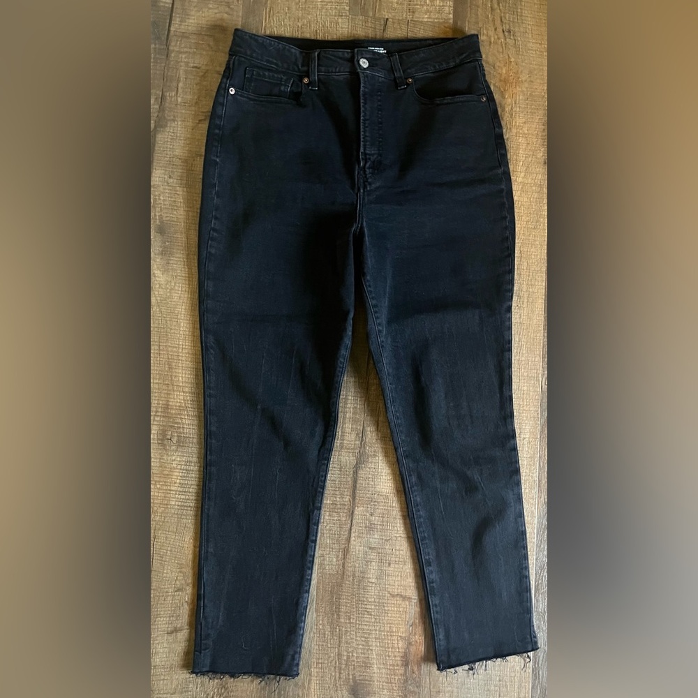 Old Navy higher high rise black denim jeans. O.G. Straight. Excellent condition!